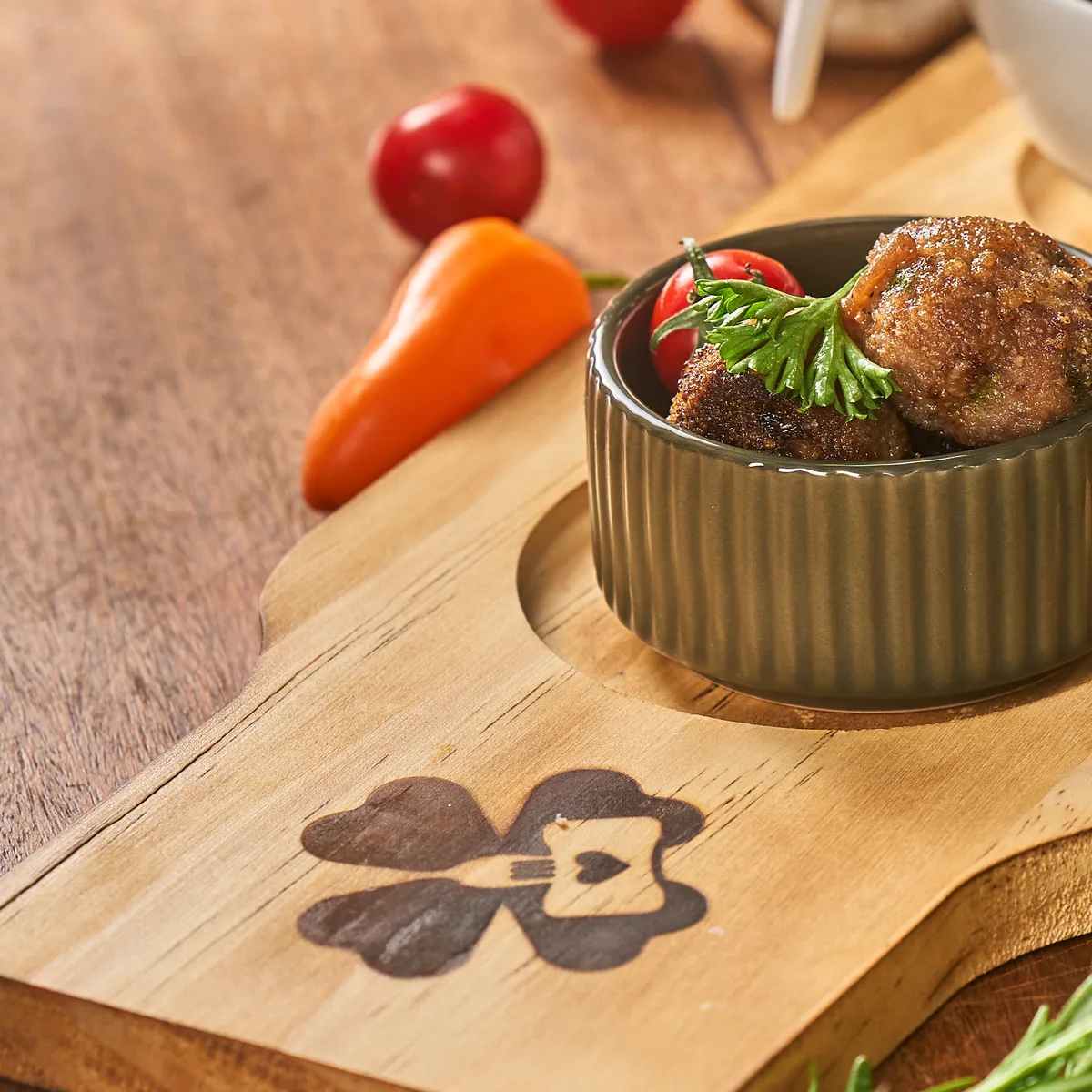 Mini-Fleischküchle mit Zwiebelsauce