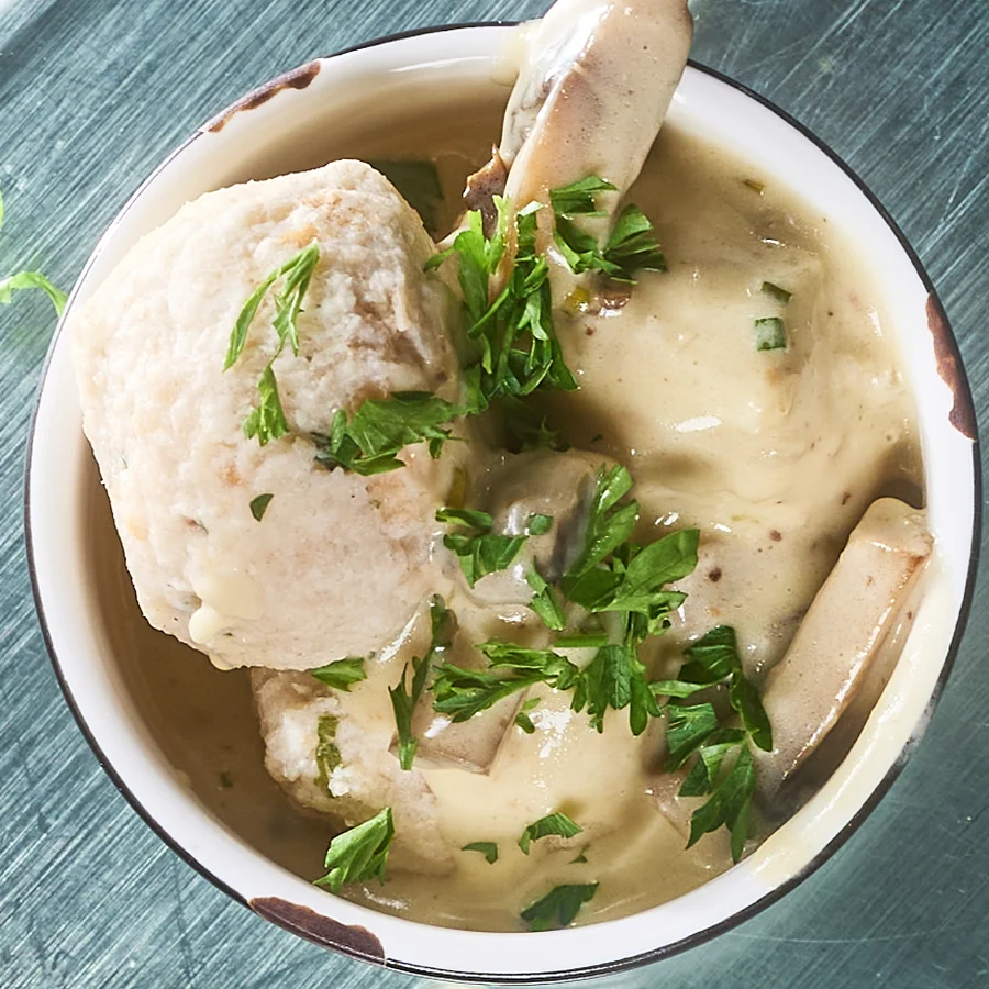 Semmelknödel mit Pilzrahmsoße